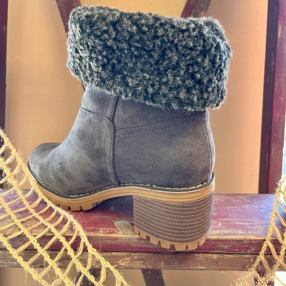 Grey Fun boot! - Picture 6 of 7